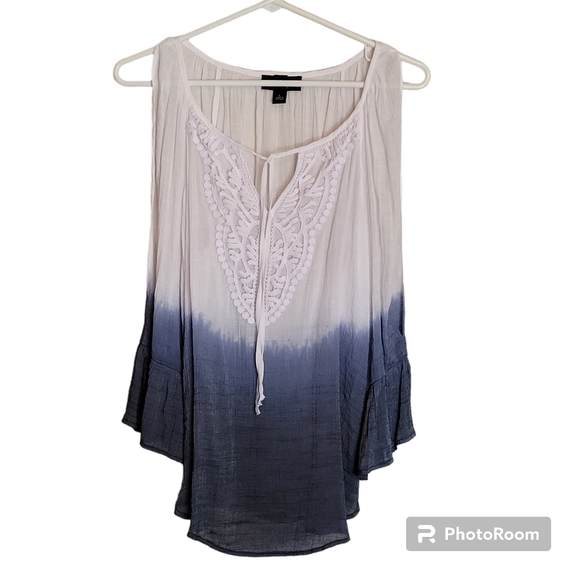 BCX Blue & White Cold Shoulder Bell Sleeve Dip Dyed Gauzy Top Sz Large - Picture 7 of 8